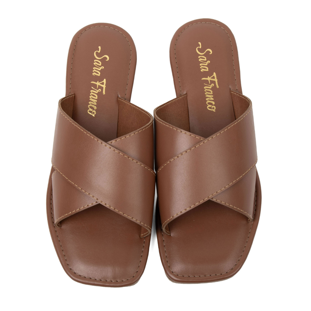 Estilo atemporal – Sandalia Octavia Chocolate