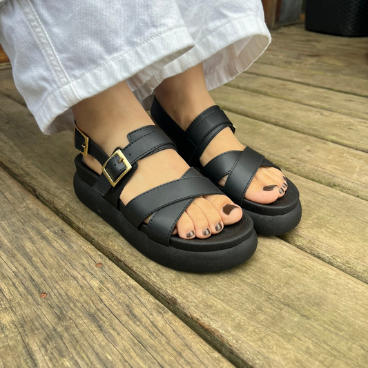 Estilo elevado – Sandalia Amara Negra