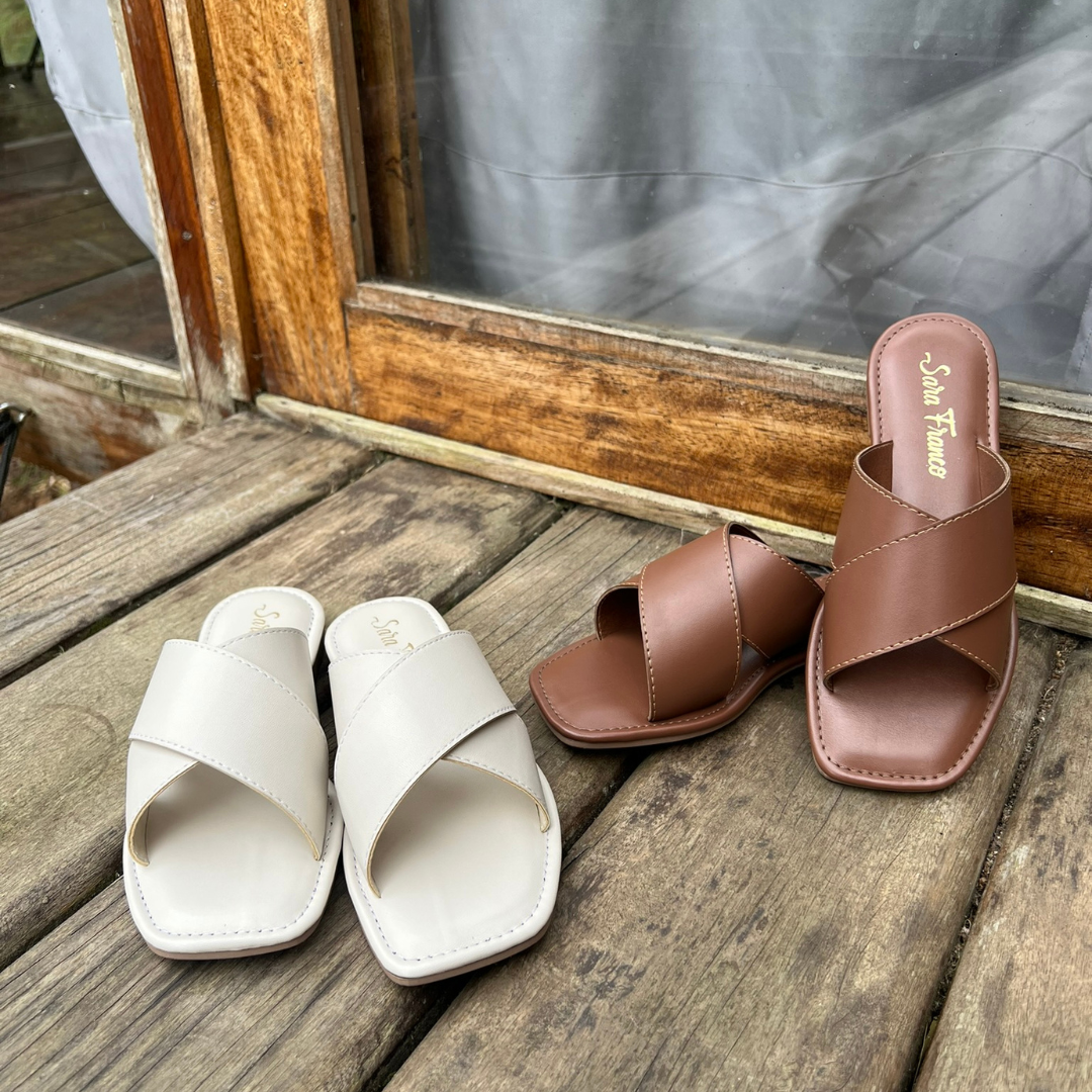 Estilo atemporal – Sandalia Octavia Marfil