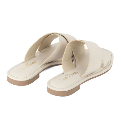 Estilo atemporal – Sandalia Octavia Marfil