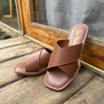 Estilo atemporal – Sandalia Octavia Chocolate