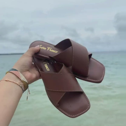 Estilo atemporal – Sandalia Octavia Chocolate