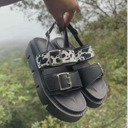 Estilo salvaje y seguro – Sandalia Mucca Negra